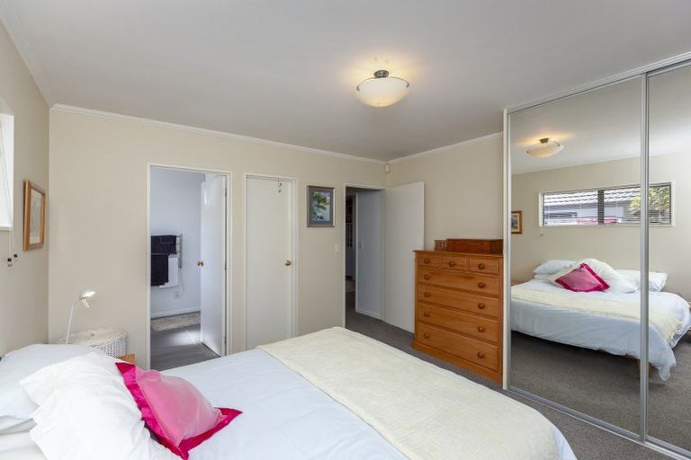 Photo of property in 5 Kotuku Drive, Paraparaumu Beach, Paraparaumu, 5032