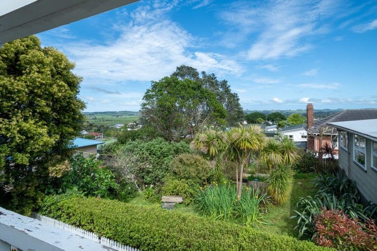 Photo of property in 43 Karaka Street, Helensville, 0800