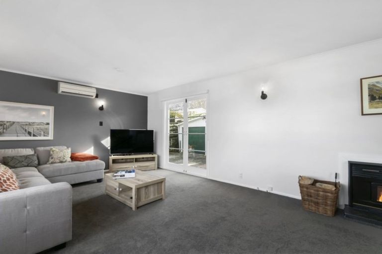 Photo of property in 19 Cherry Blossom Grove, Maungaraki, Lower Hutt, 5010