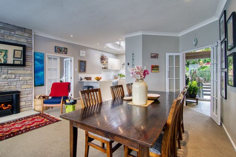 Photo of property in 207 Godley Road, Titirangi, Auckland, 0604