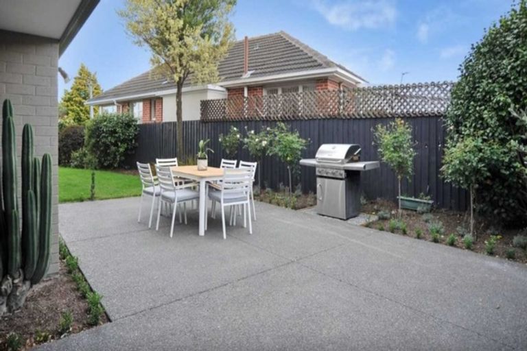 Photo of property in 2/68 Jennifer Street, Papanui, Christchurch, 8053
