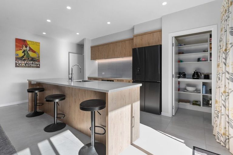 Photo of property in 7 Willow Brook Place, Clive, 4102