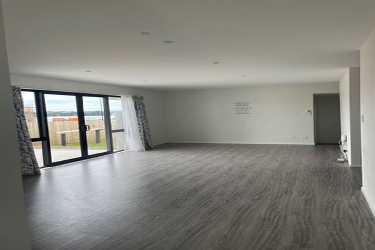 Photo of property in 18 Otohikawa Avenue, Glenbrook, 2681