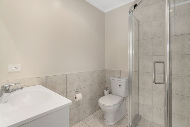 Photo of property in Te Kakariki Apartments, 6/6 Wellington Road, Paekakariki, 5034