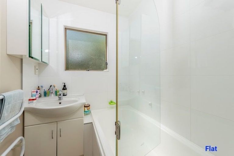 Photo of property in 3 Mulberry Place, Glenfield, Auckland, 0629