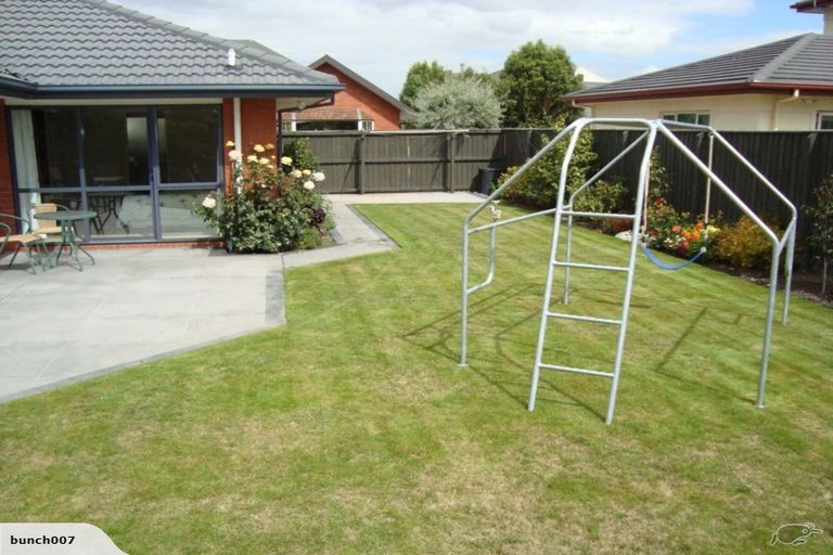 Photo of property in 10 Jasper Place, Northwood, Christchurch, 8051