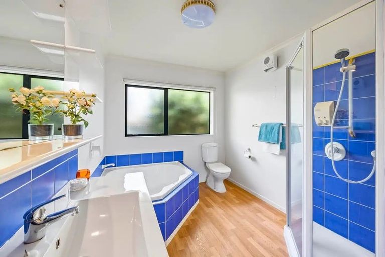 Photo of property in 19 Reybert Place, Massey, Auckland, 0614