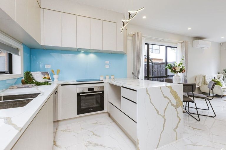 Photo of property in 1/287 Massey Road, Mangere East, Auckland, 2024