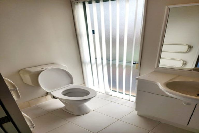 Photo of property in 8 Huntington Drive, Huntington Park, Auckland, 2013