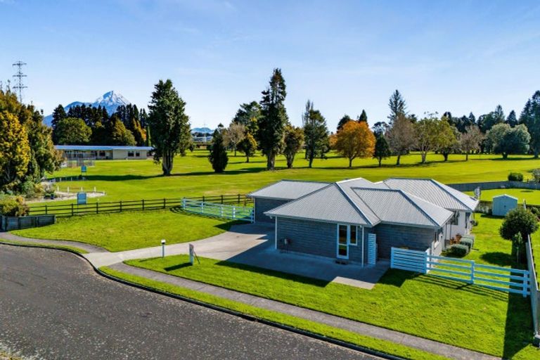 Photo of property in 2 Mercade Close, Stratford, 4332