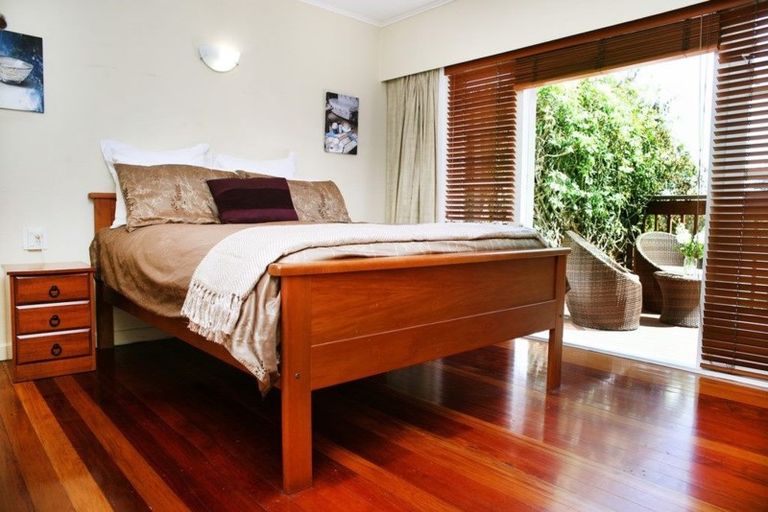 Photo of property in 6 Cliff Road, Papakura, 2110