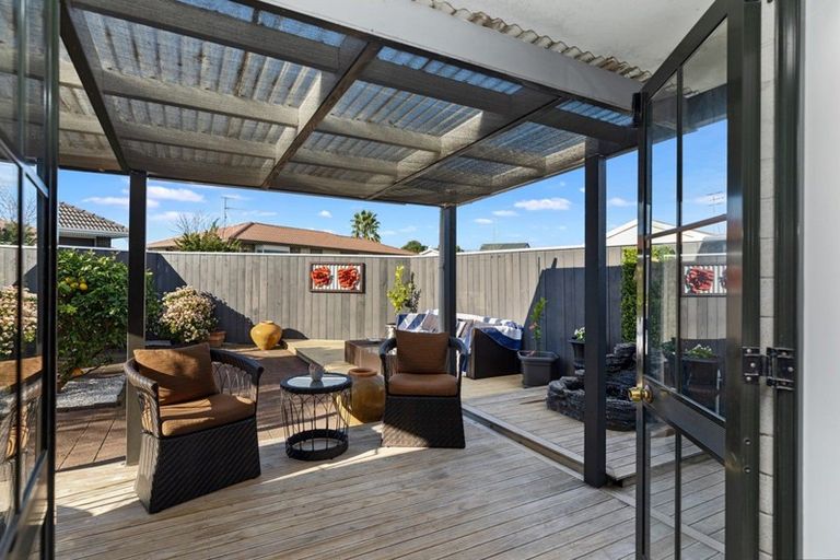 Photo of property in 21 Balmacewen Place, Mount Maunganui, 3116