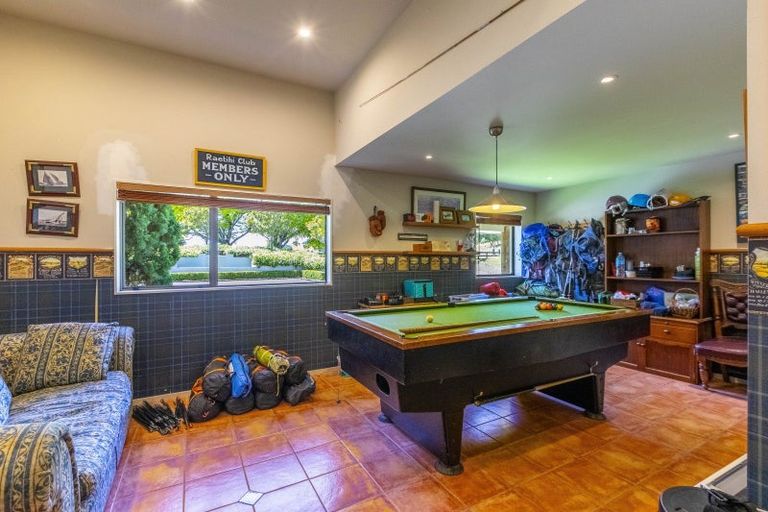 Photo of property in 15 Maharakeke Road, Waipukurau, 4281