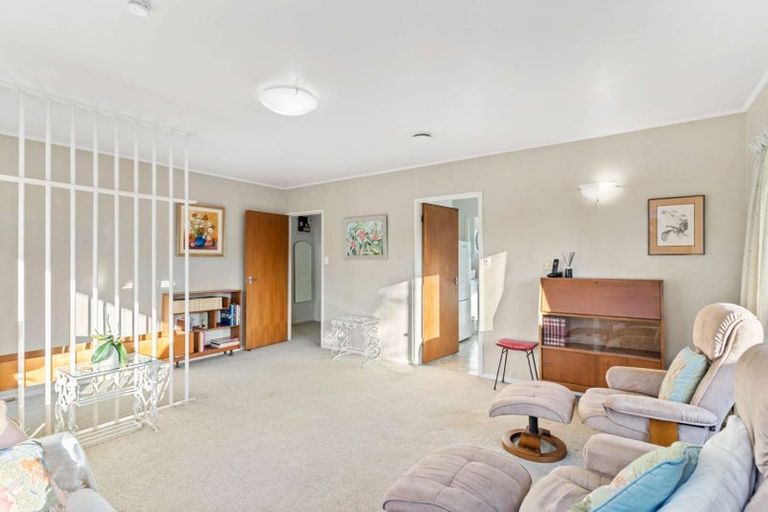 Photo of property in 2/6 Pinedale Place, Henderson, Auckland, 0610