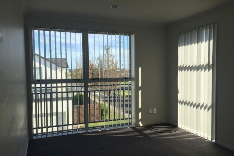 Photo of property in 16 Mcginty Street, Takanini, 2112