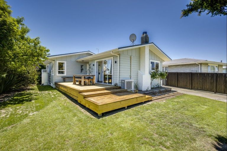 Photo of property in 21 Davidson Avenue, Pirimai, Napier, 4112