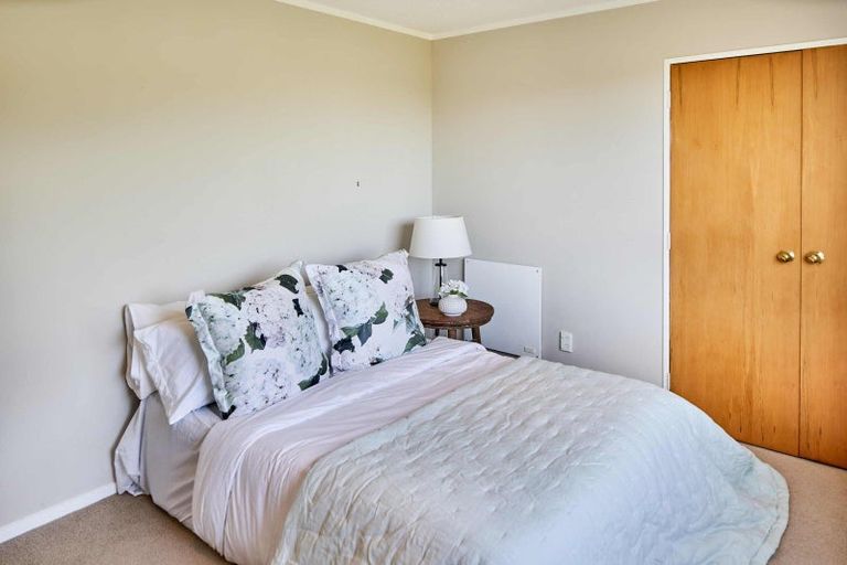 Photo of property in 1/30 Sailmaker Close, Whitby, Porirua, 5024