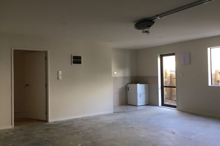 Photo of property in 5a Murray Road, Te Atatu Peninsula, Auckland, 0610