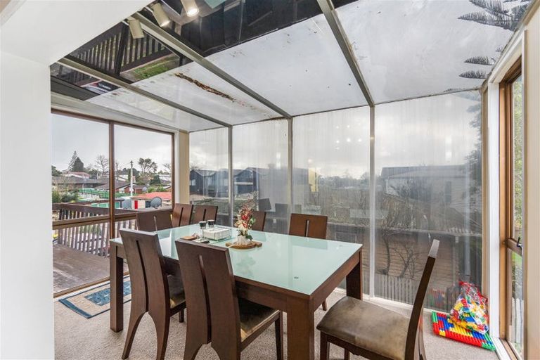 Photo of property in 4 Roberts Road, Te Atatu South, Auckland, 0610