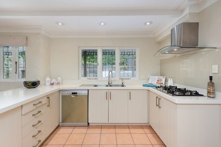 Photo of property in 77 Eleventh Avenue, Tauranga, 3110