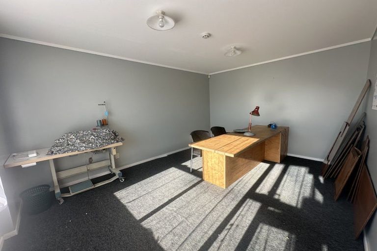 Photo of property in 1-2 Seagull Place, Whitby, Porirua, 5024