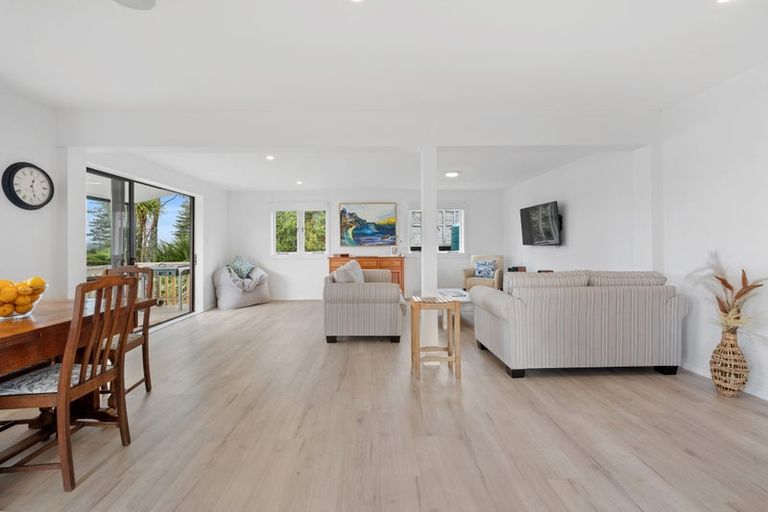 Photo of property in 20 Komiti Road, Tinopai, 0593