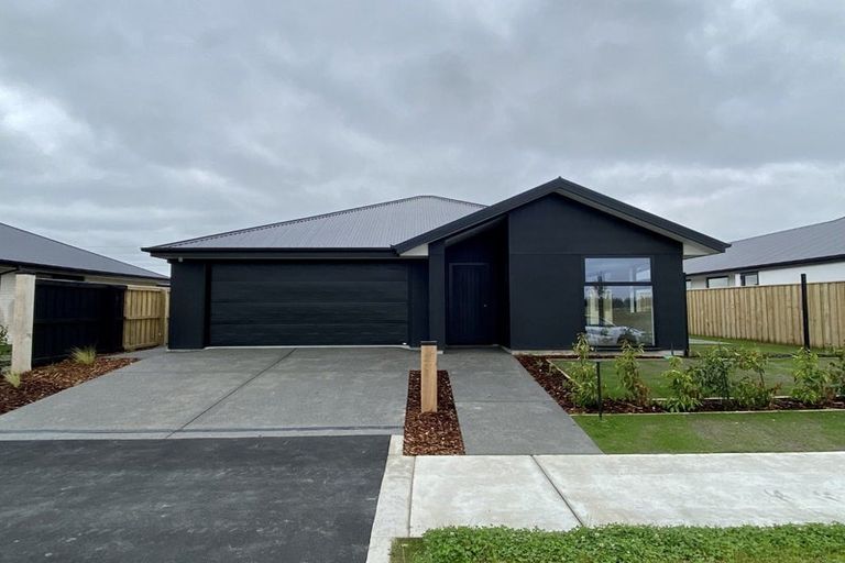 Photo of property in 18 Privet Way, Rolleston, 7678