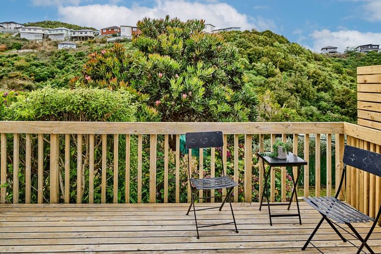 Photo of property in 32 Amesbury Drive, Churton Park, Wellington, 6037