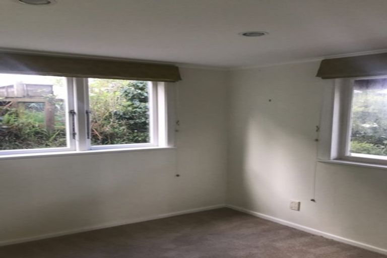 Photo of property in 53 London Road, Korokoro, Lower Hutt, 5012