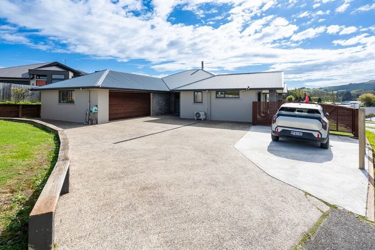 Photo of property in 6 Grandvista Drive, Green Island, Dunedin, 9018
