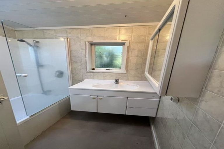 Photo of property in 9 Wairere Road, Torbay, Auckland, 0630