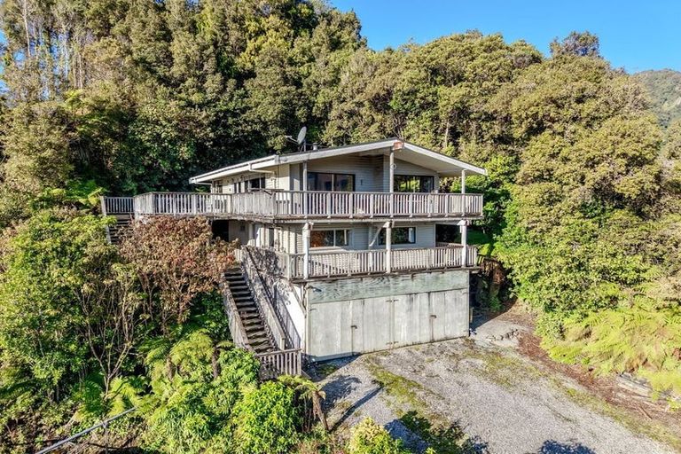 Photo of property in 15 Punga Grove, Lake Kaniere, Kokatahi, 7881
