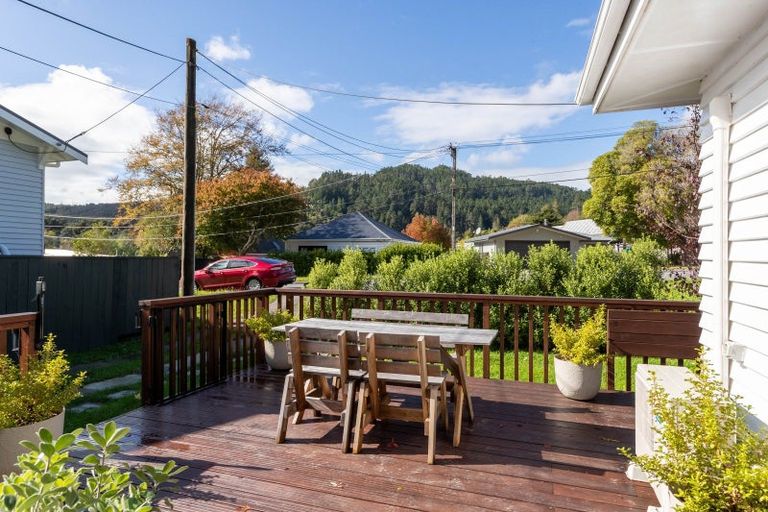 Photo of property in 20 Jocelyn Crescent, Pinehaven, Upper Hutt, 5019