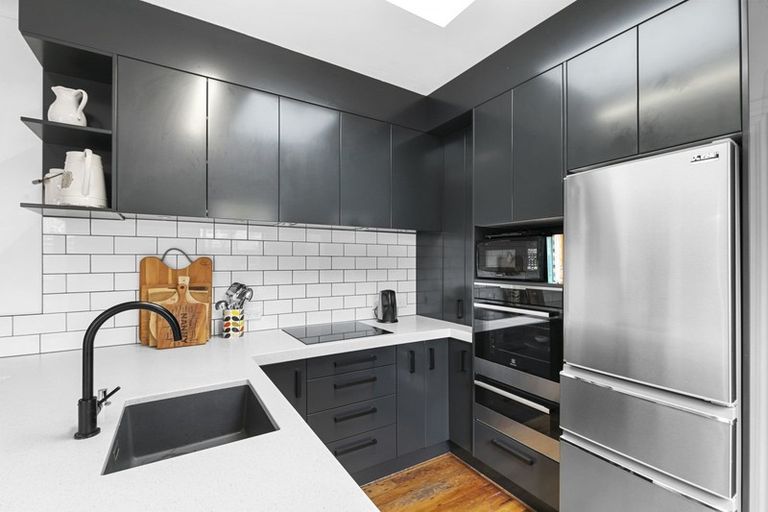 Photo of property in 14 Constable Street, Newtown, Wellington, 6021