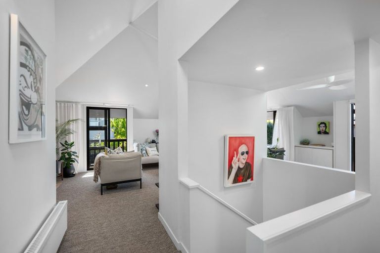 Photo of property in 21 Hauraki Road, Hauraki, Auckland, 0622