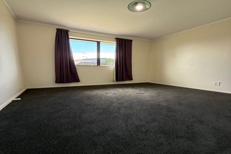 Photo of property in 2/6 Trimdon Street, Randwick Park, Auckland, 2105