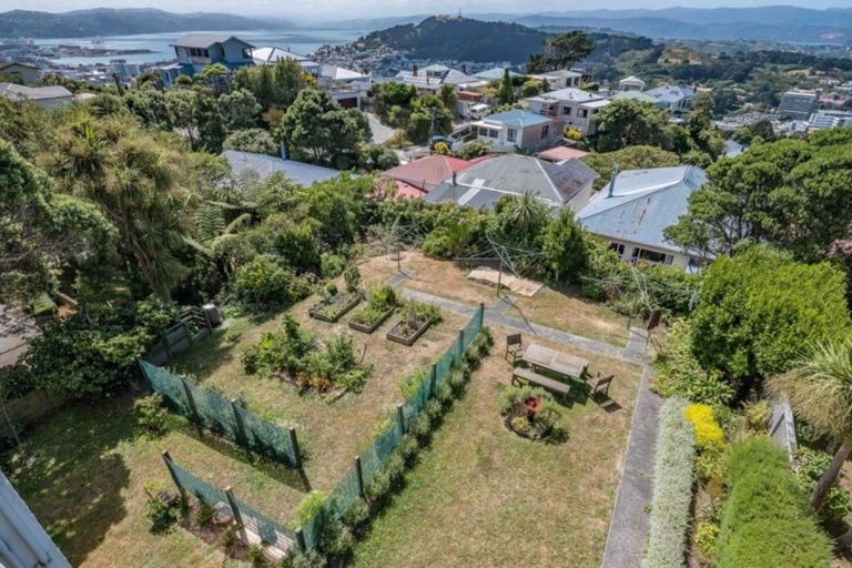 Photo of property in 83 Washington Avenue, Brooklyn, Wellington, 6021