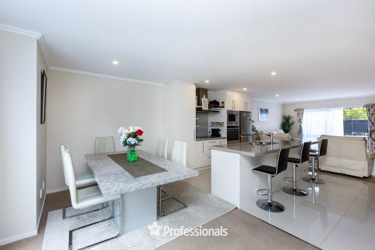 Photo of property in 5 Ashington Road, Silverstream, Upper Hutt, 5019