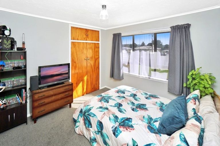 Photo of property in 12 Lee Street, Te Puke, 3119