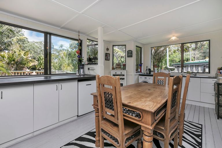 Photo of property in 78 Motutara Road, Muriwai, Waimauku, 0881