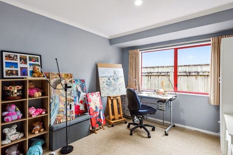 Photo of property in 15 San Priamo Place, Paraparaumu Beach, Paraparaumu, 5032