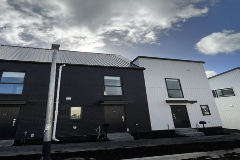Photo of property in 2/125b Metcalfe Road, Ranui, Auckland, 0612