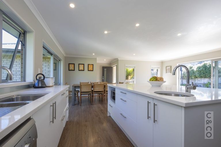 Photo of property in 23 Crabb Fields Lane, Riverhead, 0820