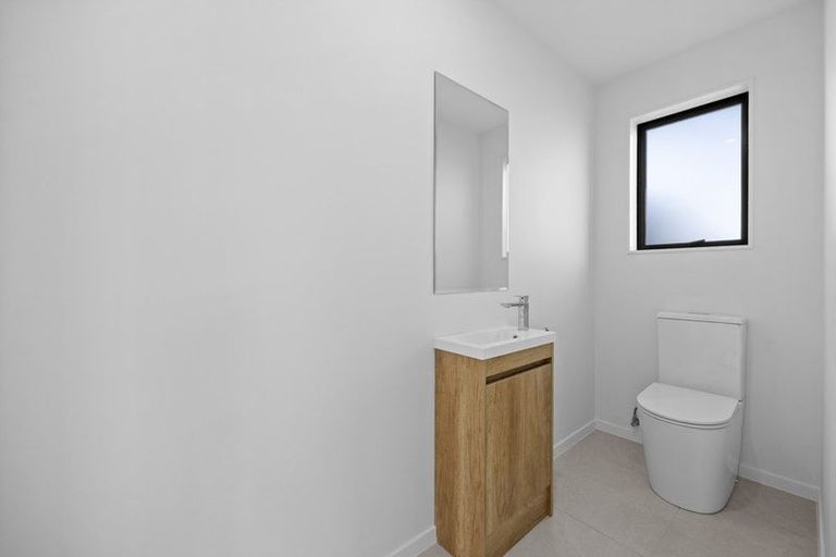 Photo of property in 4 Harikoa Way, Karaka, 2113