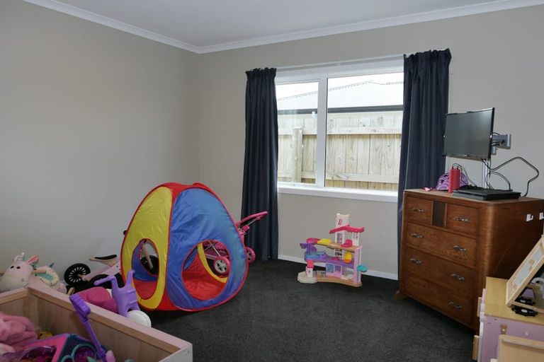 Photo of property in 37 Gallipoli Place, Paraparaumu, 5032