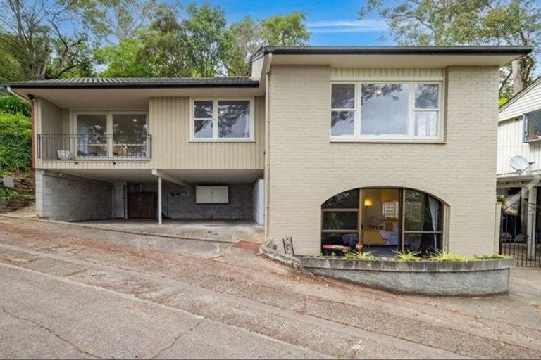 Photo of property in 10 Sherwood Lane, Cashmere, Christchurch, 8022