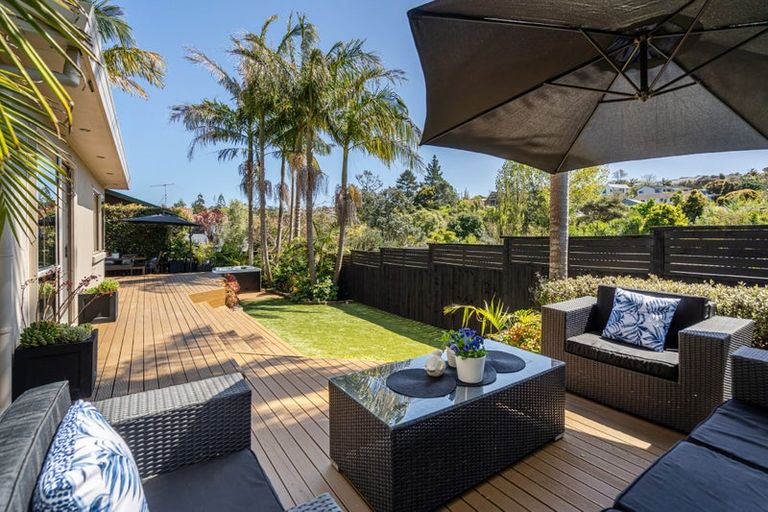 Photo of property in 8 Garden Lane, Torbay, Auckland, 0632