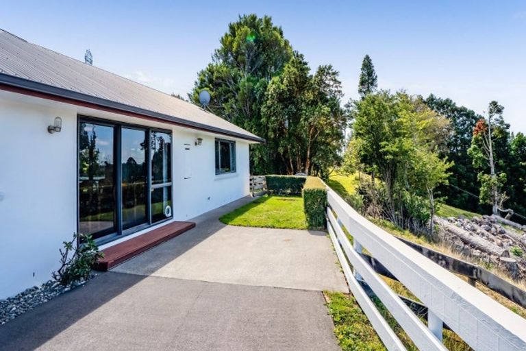Photo of property in 90 Ridgewood Drive, Ridgewood, New Plymouth, 4371