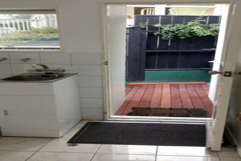 Photo of property in 41 Halifax Street, Kingston, Wellington, 6021