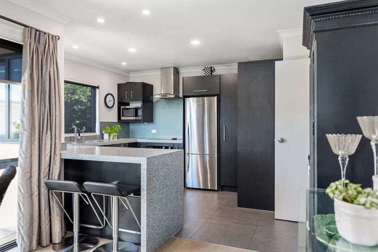 Photo of property in 18 Ko Place, Pyes Pa, Tauranga, 3112